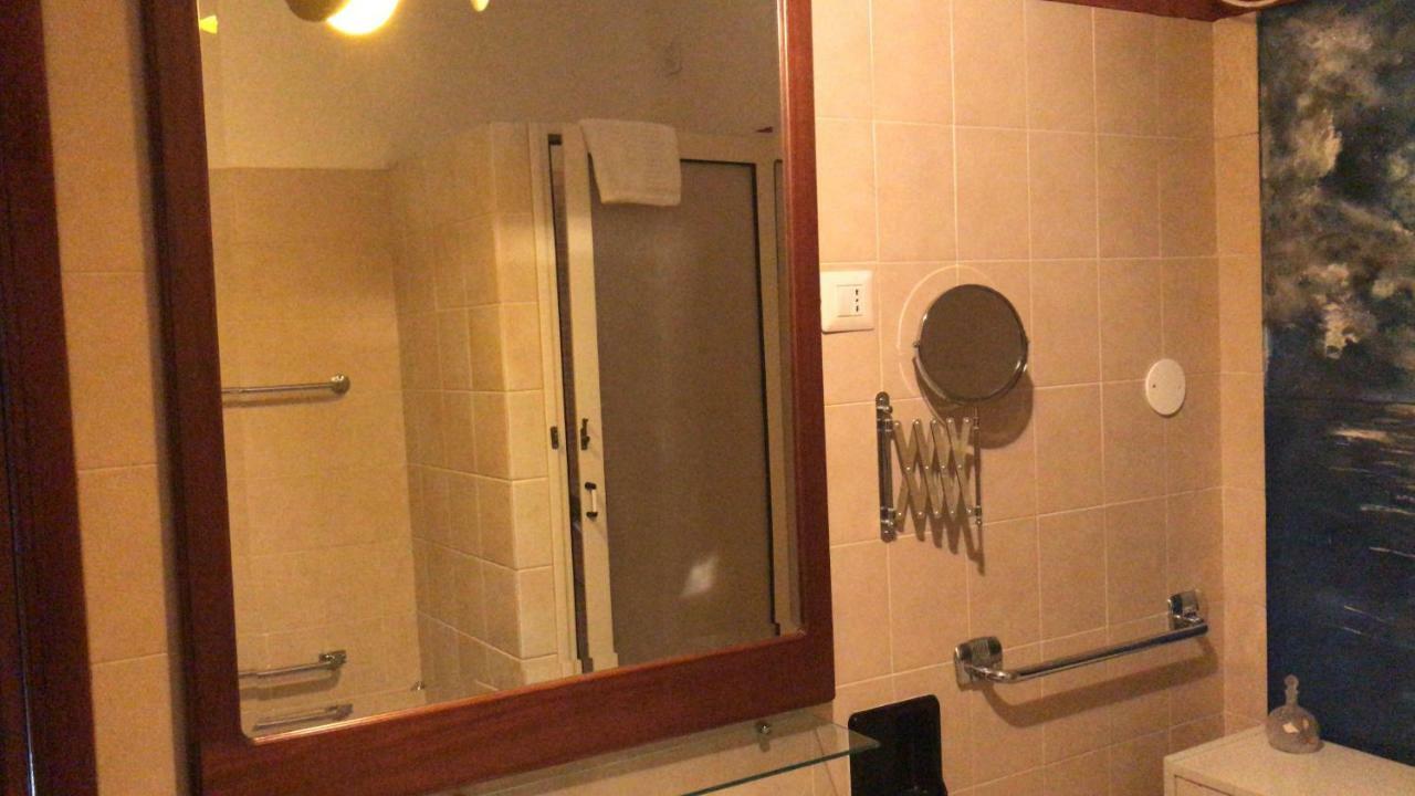 Viale Italia 41: I Migliori Anni Hotel Sassari Exterior photo
