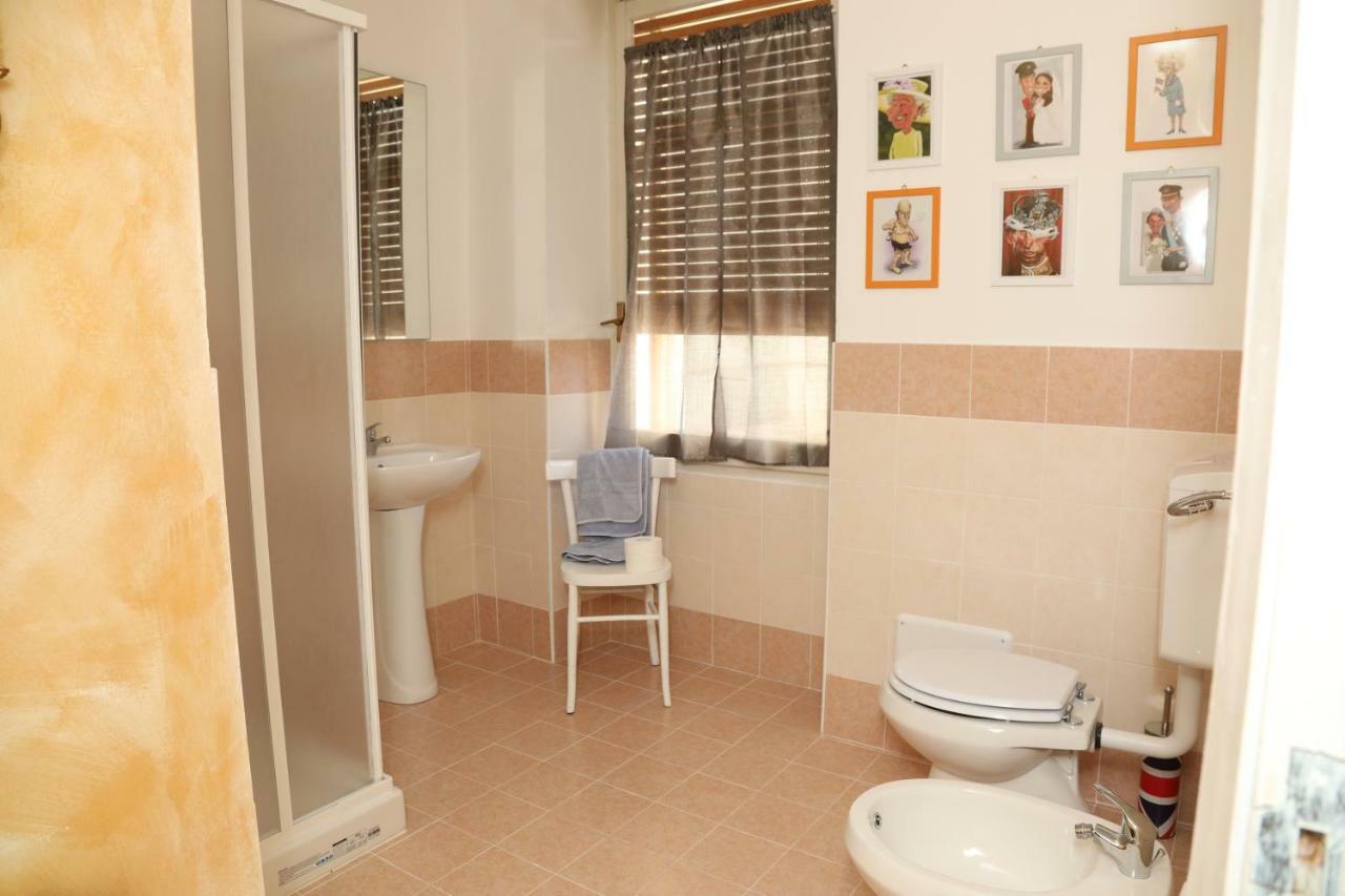 Viale Italia 41: I Migliori Anni Hotel Sassari Exterior photo